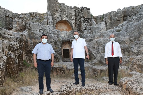 Vali Çuhadar, Perre Antik Kentini İnceledi  